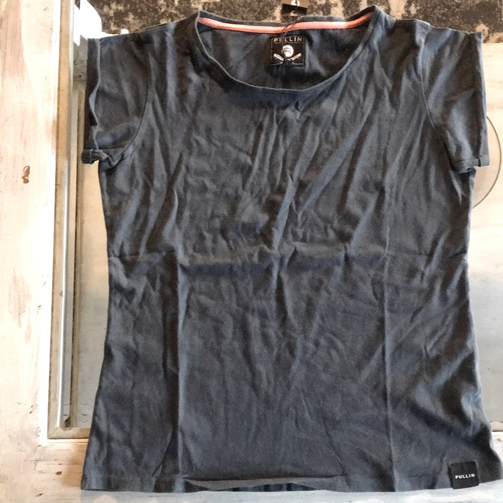 Pullin brand womens medium tad shirt. Bnwt